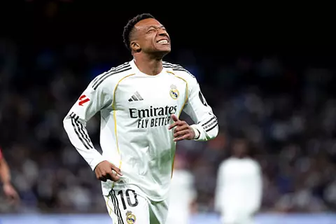 اجتماع مع بيريز.. تقارير: تحرك عاجل من ريال مدريد تجاه مبابي بسبب تصريحاته